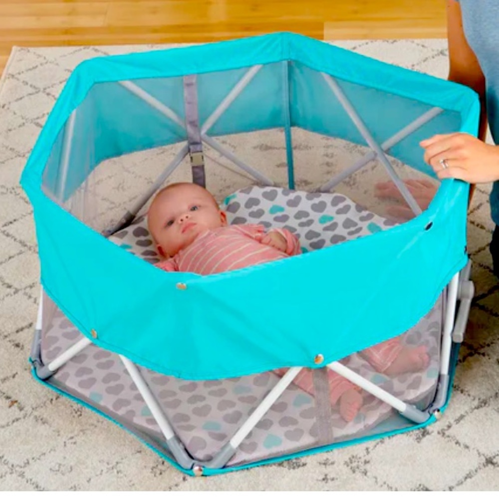 Regalo portable bassinet